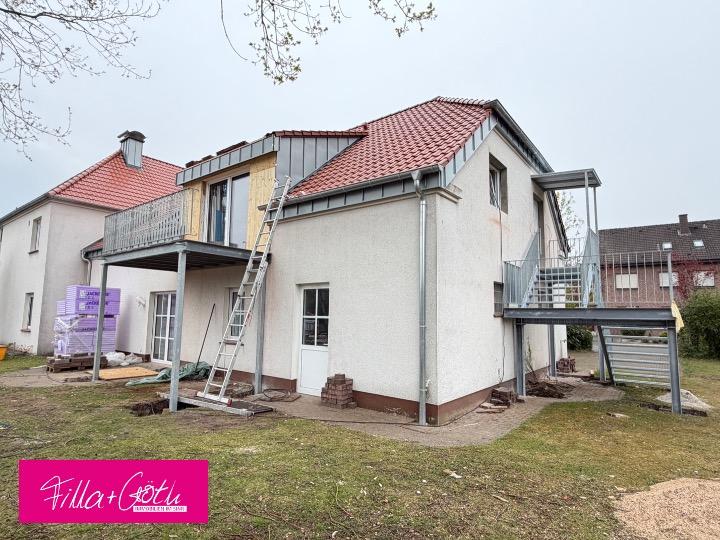 Erstbezug nach Ausbau: Exklusive Dachgeschosswohnung mit Balkon und optionaler Barrierefreiheit ! RESERVIERT!