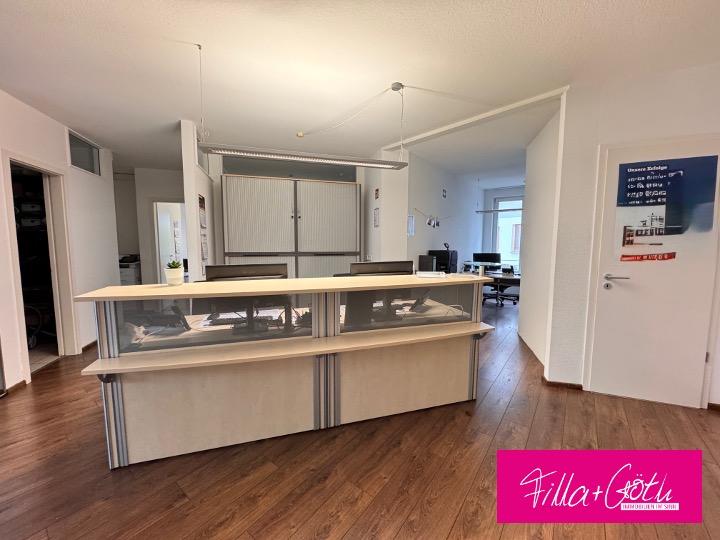 Attraktive und gepflegte Büro- bzw. Praxisfläche am Kolbeplatz – zentral gelegen mit Balkon und Stellplatzoption! VERMIETET!